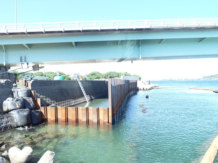 川内川久見崎地区築堤工事8月