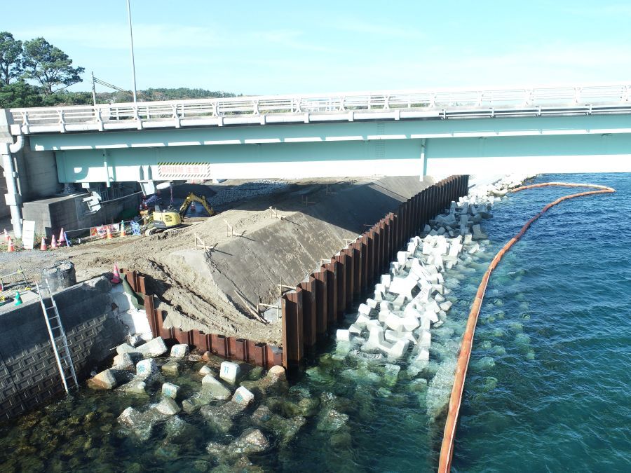 川内川久見崎地区築堤工事12月